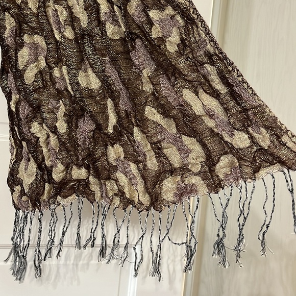 Reversible Leopard Print Shimmer Scarf - Picture 4 of 8